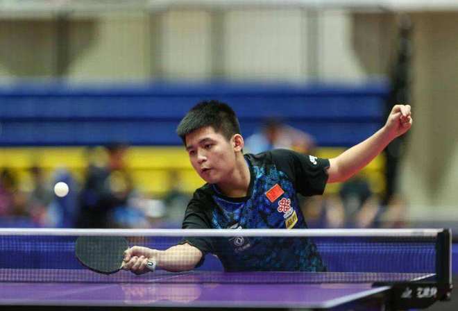 的锋线与中 的锋线与中