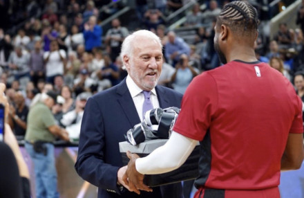 为全球观众 为全球观众